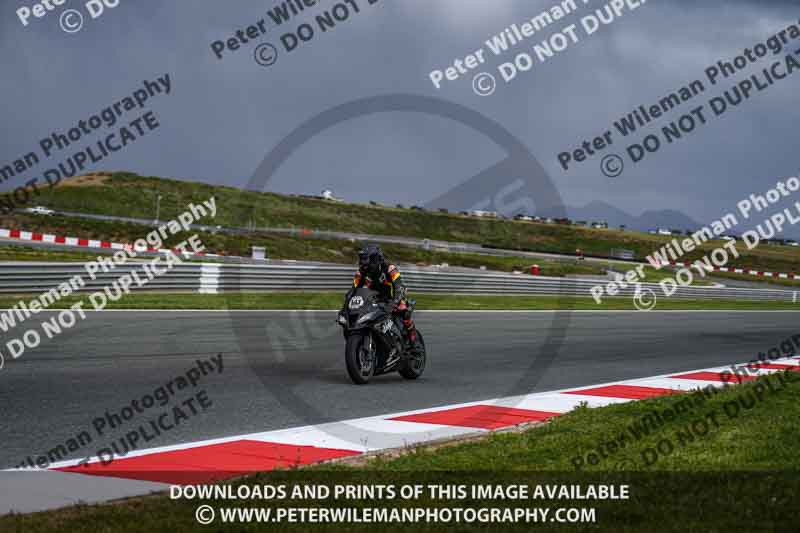 cadwell no limits trackday;cadwell park;cadwell park photographs;cadwell trackday photographs;enduro digital images;event digital images;eventdigitalimages;navarra;no limits trackdays;peter wileman photography;racing digital images;trackday digital images;trackday photos